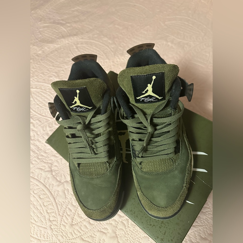 Jordan 4 SE craft medium olive